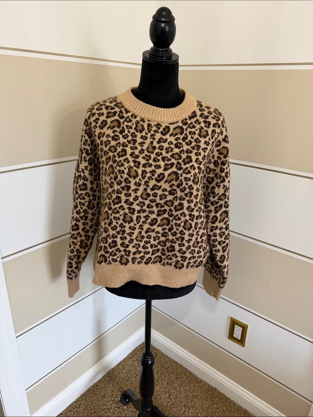 American Eagle Outfitters Leopard Print Crewneck Sweater - Tan Brown